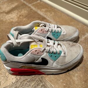 Nike Air Max 90 Sneakers